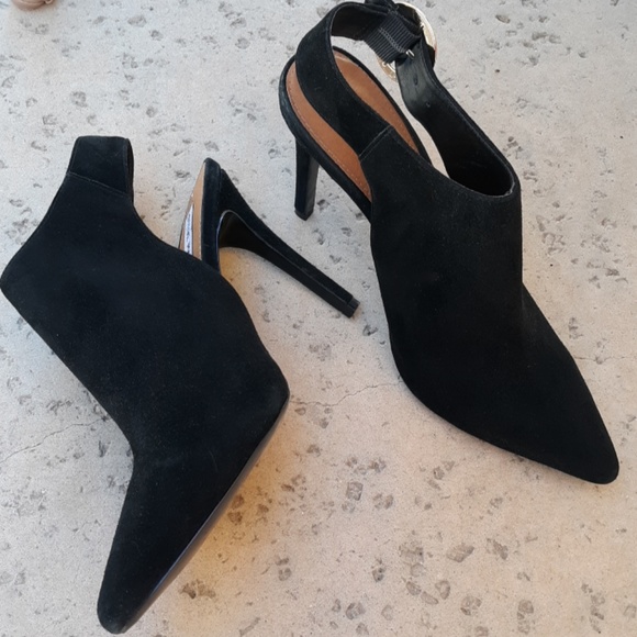 Steve Madden Shoes - Steve Madden suede heels